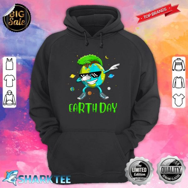 Dabbing Earth Funny 8 Bit World Earth Day Planet Vintage Hoodie