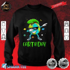 Dabbing Earth Funny 8 Bit World Earth Day Planet Vintage Sweatshirt