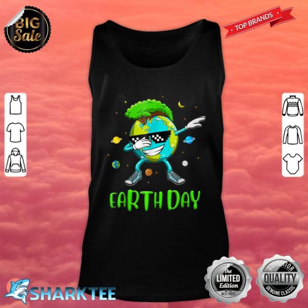 Dabbing Earth Funny 8 Bit World Earth Day Planet Vintage Tank top