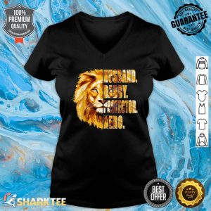 Lion Dad Funny Husband Daddy Protector Hero Fathers Day V-neck