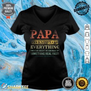 Mens Papa Know Everything Fathers Day Funny Papa Grandpa V-neck