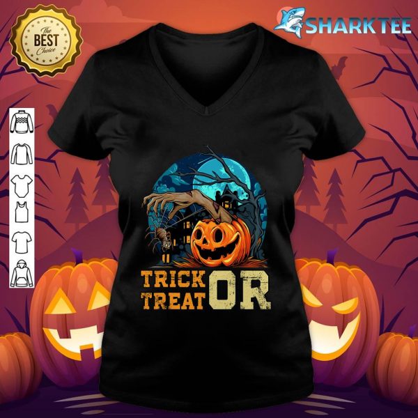 Vintage Retro Halloween, Scary Pumpkin, Trick Or Treat v-neck