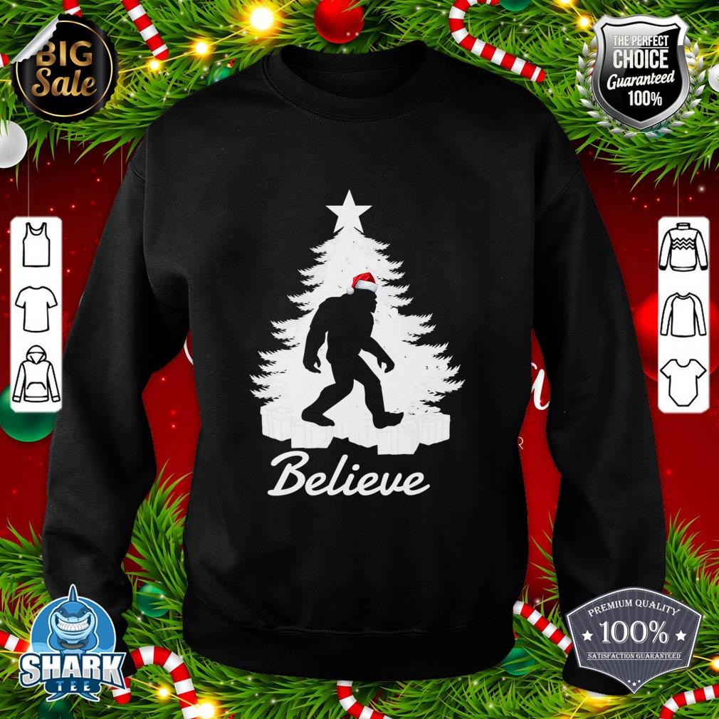 Believe In Bigfoot Christmas Sasquatch Bigfoot Santa Hat sweatshirt