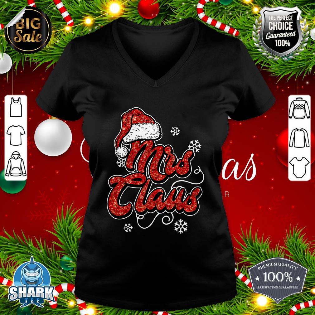 Mrs Clause Husband Wife Mom Dad Family Christmas v-neck