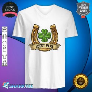 Mens Lucky Papa St Patricks Day Horseshoe Shamrock 4 Leaf Clover v-neck